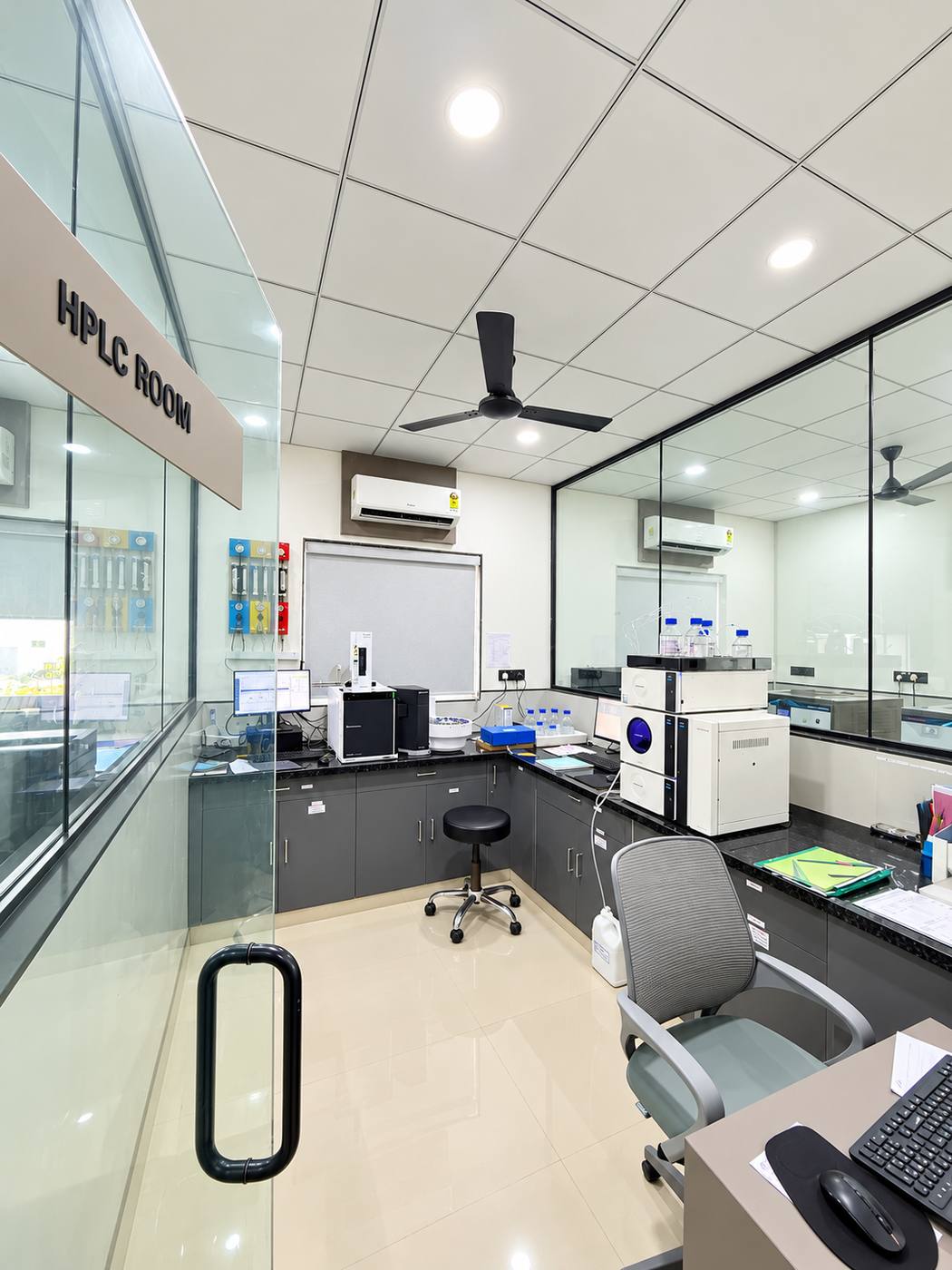 HPLC room in the Lifechem Pharma QC laboratory
